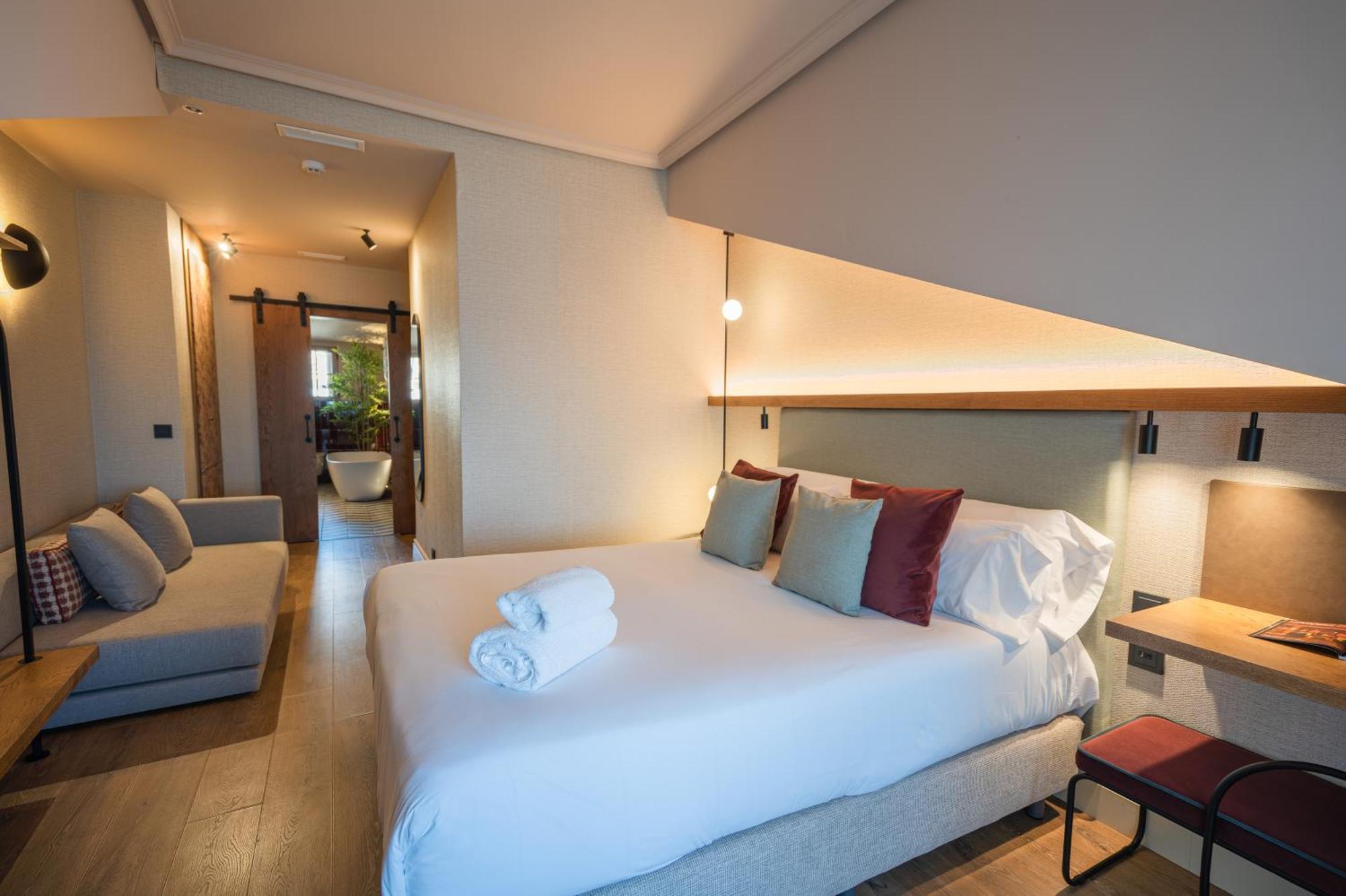 Superior Double or Twin Room,1742882013:JPEG